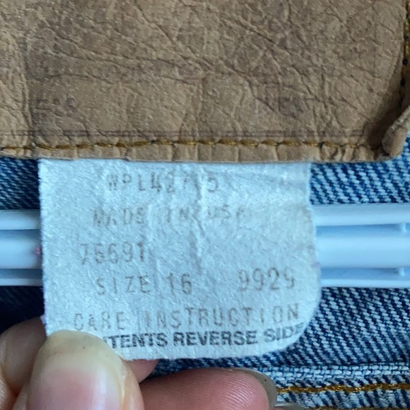 Vintage denim jacket - Picture 2 of 6